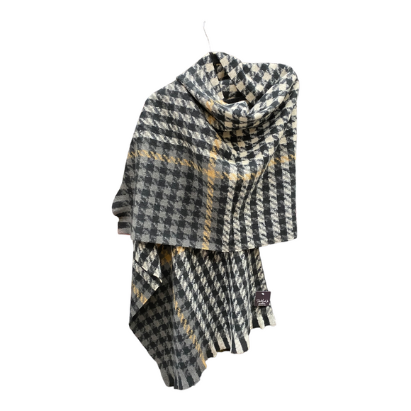 Cozy Houndstooth Scarf